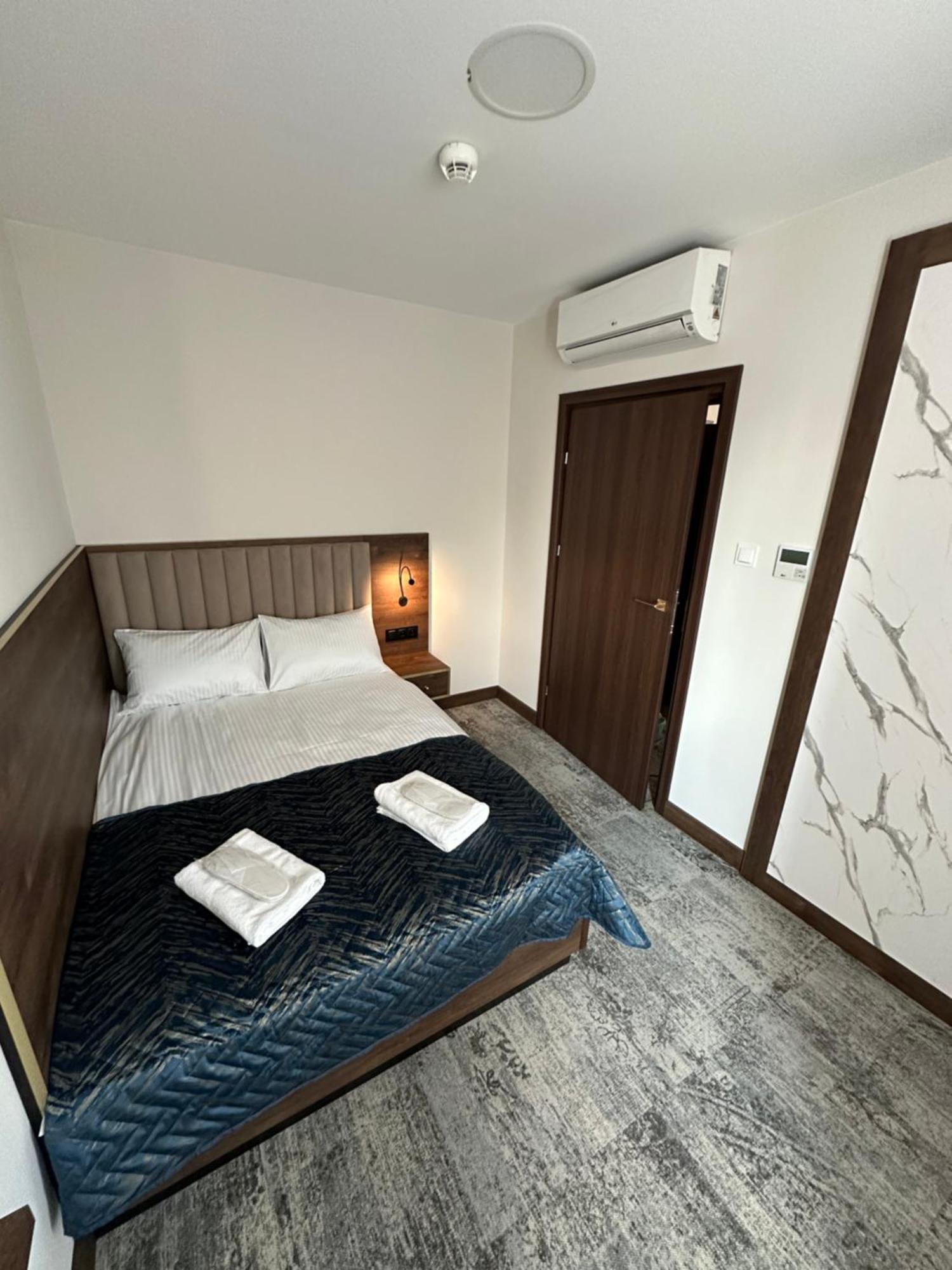Bed and Breakfast Sleep&Fly Okecie Warsaw Airport Exterior foto